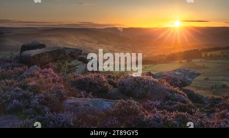 Über dem Owler Tor im blühenden Sonnenuntergang Stockfoto