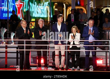 Las Vegas, USA. November 2023. Podium VIPs. Formel-1-Weltmeisterschaft, Rd 22, Las Vegas Grand Prix, Samstag, 18. November 2023. Las Vegas Strip Circuit, Las Vegas, Nevada, USA. Quelle: James Moy/Alamy Live News Stockfoto