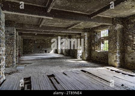 Das Innere des verlassenen Hotels Berengaria in den Troodos-Bergen. Zypern Stockfoto