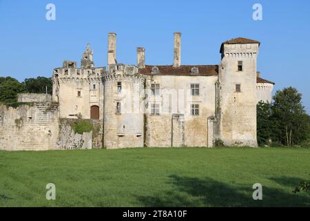 Das Château de Mareuil in Périgord Vert. Es ist eine Festung im Flachland, Sitz einer der vier Baronien von Périgord mit Beynac, Biron und Bourdei Stockfoto