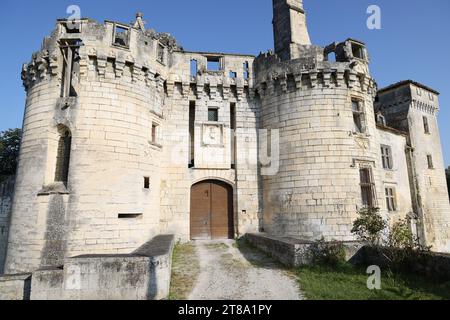 Das Château de Mareuil in Périgord Vert. Es ist eine Festung im Flachland, Sitz einer der vier Baronien von Périgord mit Beynac, Biron und Bourdei Stockfoto