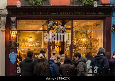 Museum Context - Harry Potter Merchandise Shop, ehemals Robert Cressers Brush Shop, Victoria Street, Edinburgh, Schottland Stockfoto