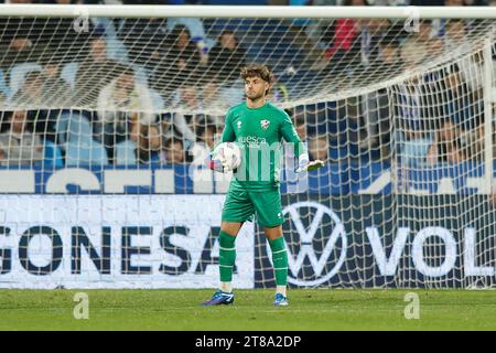 Saragossa, Spanien. November 2023. Alvaro Fernandez (Huesca) Fußball/Fußball : spanisches Spiel "LALIGA HYPERMOTION" zwischen Real Zaragoza 0-2 SD Huesca im Estadio La Romareda in Zaragoza, Spanien . Quelle: Mutsu Kawamori/AFLO/Alamy Live News Stockfoto