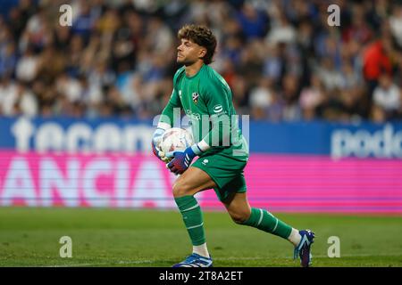 Saragossa, Spanien. November 2023. Alvaro Fernandez (Huesca) Fußball/Fußball : spanisches Spiel "LALIGA HYPERMOTION" zwischen Real Zaragoza 0-2 SD Huesca im Estadio La Romareda in Zaragoza, Spanien . Quelle: Mutsu Kawamori/AFLO/Alamy Live News Stockfoto