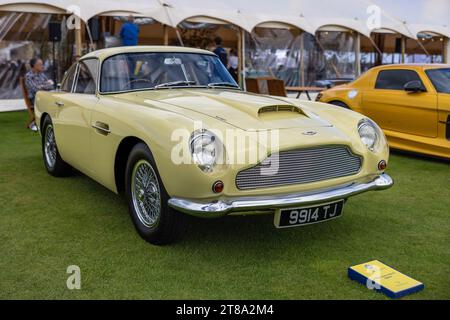 1960 Aston Martin DB4 GT, ausgestellt auf der Salon Privé Concours d’Elégance Motorshow im Blenheim Palace. Stockfoto