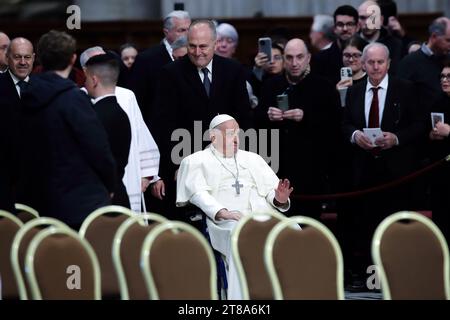 19. November 2023: PAPST FRANZISKUS leitet die Heilige Messe anlässlich des VII. Welttags der Armen in St. Petersdom im Vatikan. © EvandroInetti Via ZUMA Wire (Foto: © Evandro Inetti/ZUMA Press Wire) NUR REDAKTIONELLE VERWENDUNG! Nicht für kommerzielle ZWECKE! Stockfoto