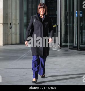 London, Großbritannien. November 2023. Rachel Reeves, Schattenkanzlerin der Labour Party, bei der BBC für die Sonntagmorgen-Show mit Laura Kuenssberg. Quelle: Imageplotter/Alamy Live News Stockfoto