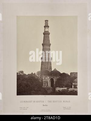 In Sorge, dass seine Zeichnungen dem Glanz der indischen Denkmäler nicht gerecht werden, lernte Rousselet in diesem Jahr in Indien Fotografie, eine bemerkenswerte Leistung. Er erwies sich als talentierter Fotograf mit einem ausgeprägten Sinn für Komposition. Die Szenen in diesem Band erstrecken sich über Orte der Sultanat-, Rajput- und Mogul-Macht im Norden Indiens, von der heiligen hinduistischen Stadt Varanasi am Ganges bis nach Alwar in Rajasthan. Ebenfalls enthalten sind mehrere Szenen der Industrie und Porträts indischer Herrscher. Indien: The Kootub Minar, Delhi, 1865–68, veröffentlicht 1869–70. Louis-Théophile Marie Rousselet Stockfoto