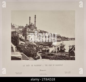 In Sorge, dass seine Zeichnungen dem Glanz der indischen Denkmäler nicht gerecht werden, lernte Rousselet in diesem Jahr in Indien Fotografie, eine bemerkenswerte Leistung. Er erwies sich als talentierter Fotograf mit einem ausgeprägten Sinn für Komposition. Die Szenen in diesem Band erstrecken sich über Orte der Sultanat-, Rajput- und Mogul-Macht im Norden Indiens, von der heiligen hinduistischen Stadt Varanasi am Ganges bis nach Alwar in Rajasthan. Ebenfalls enthalten sind mehrere Szenen der Industrie und Porträts indischer Herrscher. Indien: The Ghat of Madhoray, Bénarès, 1865–68, veröffentlicht 1869–70. Louis-Théophile Marie Rou Stockfoto