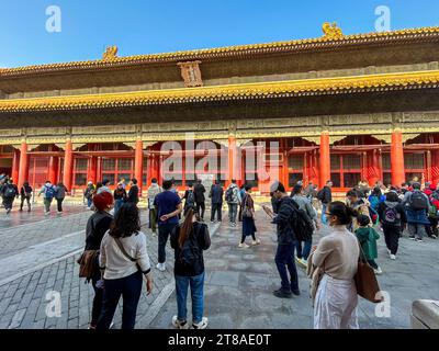 Peking, China, große Menschenmengen, chinesische Touristen besuchen Stadtdenkmal, „die Verbotene Stadt“, historische Denkmäler, Palast der irdischen Ruhe Stockfoto