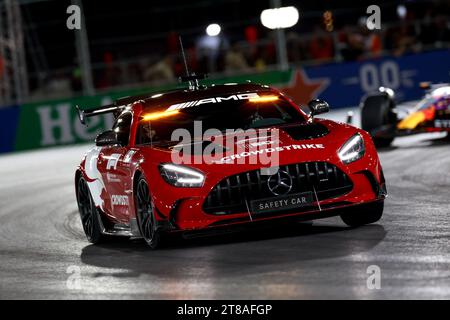 Safety Car, während des Formel 1 Heineken Silver Las Vegas Grand Prix 2023, 21. Runde der Formel 1-Weltmeisterschaft 2023 vom 17. Bis 19. November 2023 auf dem Las Vegas Strip Circuit in Las Vegas, USA - Foto DPPI Stockfoto