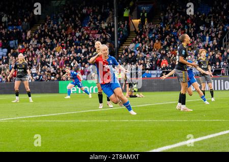 DAS TOR 2-2 Elise Hughes (9) fügt am 19. November 2023 im Selhurst Park in London ein weiteres TOR während des FA Womens Championship Matches zwischen Crystal Palace und Southampton hinzu (Stephen Flynn/SPP). /Alamy Live News Stockfoto