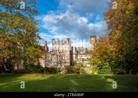 Ruthin Castle (walisisch Castell Rhuthun) ist eine mittelalterliche Festung in Wales, nahe der Stadt Ruthin im Vale of Clwyd. Stockfoto