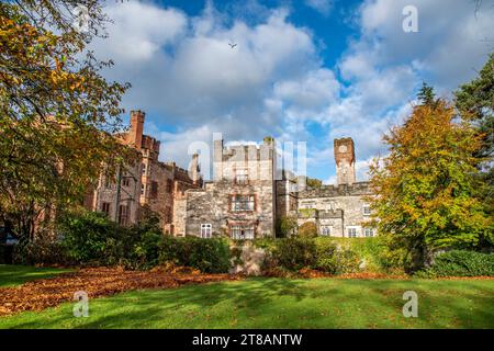 Ruthin Castle (walisisch Castell Rhuthun) ist eine mittelalterliche Festung in Wales, nahe der Stadt Ruthin im Vale of Clwyd. Stockfoto