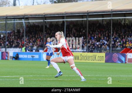 Crawley, Großbritannien. November 2023. Broadfield Stadium, Crawley, 19. November 2023; Stina Blackstenius (Aresenal 25) während des Spiels der Barclays FA Womens Super League zwischen Brighton Hove Albion und Arsenal im Broadfield Stadium, Crawley, England. (Bettina Weissensteiner/SPP) Credit: SPP Sport Pressefoto. /Alamy Live News Stockfoto