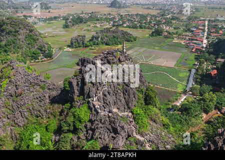 Große Pagode am Mua Cave Peak, alias Hang Mua, in Ninh Binh, Vietnam Stockfoto