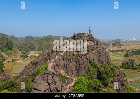 Große Pagode am Mua Cave Peak, alias Hang Mua, in Ninh Binh, Vietnam Stockfoto