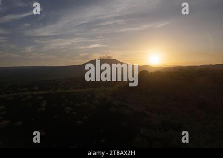 Masaya National Park Valley aus der Vogelperspektive bei Sonnenuntergang Stockfoto