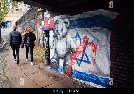 London, Großbritannien. November 2023. In Camden Town erscheint ein Wandbild für israelische Geiseln, die von der Hamas festgehalten werden. (Kreditbild: © Vuk Valcic/ZUMA Press Wire) NUR REDAKTIONELLE VERWENDUNG! Nicht für kommerzielle ZWECKE! Stockfoto
