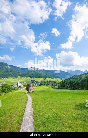 Die wunderschöne Wildschönau in Österreich liegt in einem abgelegenen Alpental auf rund 1.000 m Höhe am Westhang der Kitzbüheler Alpen. Stockfoto