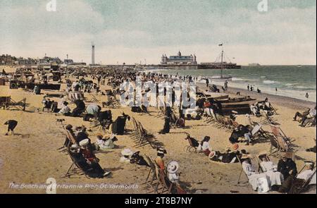 Postkarte in Vintage-Farbe von Great Yarmouth Beach und Britannia Pier, 1900er Jahre Stockfoto