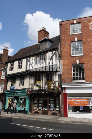 Engall Castle Anwesen Makler, Tewkesbury England UK, 155 High Street Grade II* denkmalgeschützte Fachwerkgebäude spätmittelalterliche Architektur Stockfoto