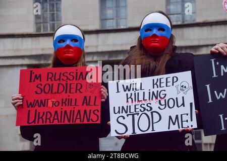 London, Großbritannien. November 2023. Ukrainische Aktivisten und Unterstützer versammelten sich vor der Downing Street, um gegen die anhaltenden russischen Angriffe auf die Ukraine zu protestieren. Quelle: Vuk Valcic/Alamy Live News Stockfoto