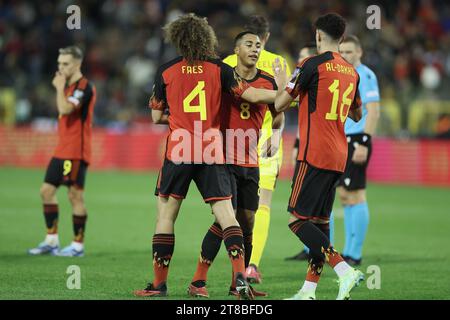 Brüssel, Belgien November 2023. Der belgische Youri Tielemans feiert nach dem Sieg eines Spiels zwischen der belgischen Fußballnationalmannschaft Roten Teufeln und Aserbaidschan am Sonntag, den 19. November 2023, in Brüssel das Spiel 8/8 in der Gruppe F der Qualifikation für die Fußball-Europameisterschaft 2024. BELGA FOTO BRUNO FAHY Credit: Belga News Agency/Alamy Live News Stockfoto