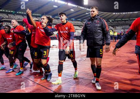 Brüssel, Belgien November 2023. BRÜSSEL, BELGIEN - 19. NOVEMBER: Youri Tielemans aus Belgien, Arthur Theate aus Belgien, Ameen Al-Dakhil aus Belgien, Jan Vertonghen aus Belgien feiert seinen Sieg beim Spiel der UEFA EURO 2024 in der Gruppe F zwischen Belgien und Aserbaidschan im King Baudouin Stadium am 19. November 2023 in Brüssel. (Foto: Joris Verwijst/BSR Agency) Credit: Orange Pics BV/Alamy Live News Stockfoto