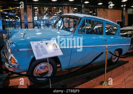 ISTANBUL, TÜRKEI - 21. JULI 2023 1966 England Ford Anglia Super. Hochwertige Fotos Stockfoto