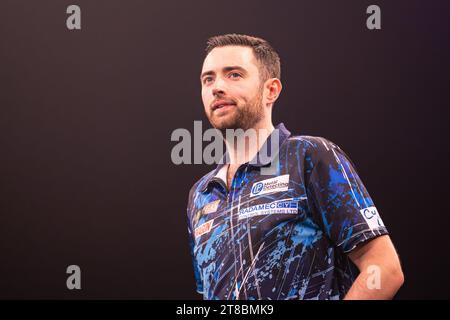 WV Active, Aldersley, Wolverhampton, Großbritannien. November 2023. 2023 PDC Grand Slam of Darts, Finale; Luke Humphries Credit: Action Plus Sports/Alamy Live News Stockfoto