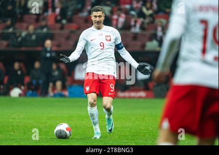 WARSCHAU, POLEN - 17. NOVEMBER 2023: Qualifikation für die UEFA Euro 2024. Spiel Polen - Tschechische Republik 1:1. In Aktion Robert Lewandowski. Stockfoto