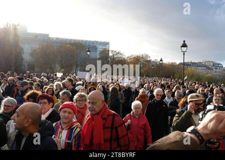 De nombreuses personnalités défilent à Paris pour la paix au moyen Orient. Une marche silencieuse organisée par le collectif 'une autre voix' Stockfoto