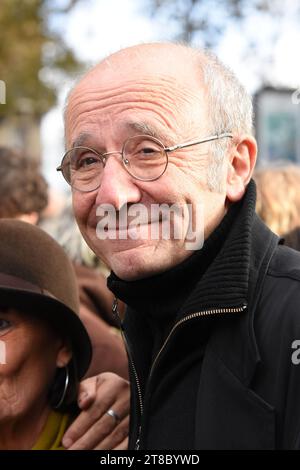 De nombreuses personnalités défilent à Paris pour la paix au moyen Orient. Une marche silencieuse organisée par le collectif 'une autre voix' Stockfoto