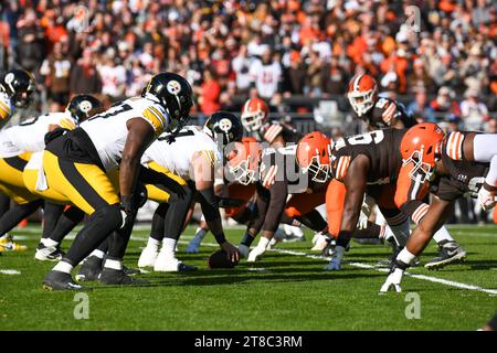 Cleveland, Ohio, USA. November 2023. 19. November 2023 Pittsburgh Steelers vs Cleveland Browns in Cleveland, OH. Jake Mysliwczyk/AMG Media (Kreditbild: © Jake Mysliwczyk/BMR via ZUMA Press Wire) NUR ZUR REDAKTIONELLEN VERWENDUNG! Nicht für kommerzielle ZWECKE! Quelle: ZUMA Press, Inc./Alamy Live News Stockfoto