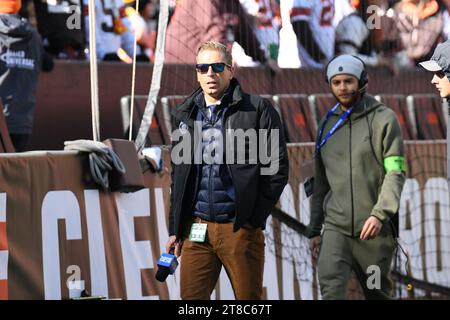 Cleveland, Ohio, USA. November 2023. 19. November 2023 CBS Sports Reporter Evan Washburn während Pittsburgh Steelers vs Cleveland Browns in Cleveland, OH. Jake Mysliwczyk/AMG Media (Kreditbild: © Jake Mysliwczyk/BMR via ZUMA Press Wire) NUR ZUR REDAKTIONELLEN VERWENDUNG! Nicht für kommerzielle ZWECKE! Quelle: ZUMA Press, Inc./Alamy Live News Stockfoto