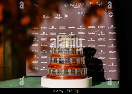 Malaga, Malaga, Spanien. November 2023. Impressions Trophy während des Davis Cup Finals in Malaga in der Arena of Unicaja (Foto: © Mathias Schulz/ZUMA Press Wire) NUR REDAKTIONELLE VERWENDUNG! Nicht für kommerzielle ZWECKE! Stockfoto