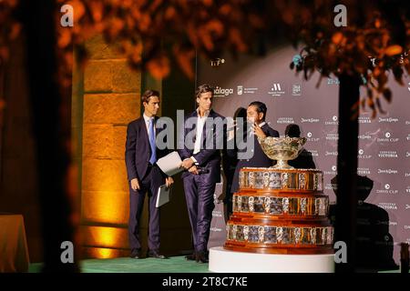 Malaga, Malaga, Spanien. November 2023. U.a. Feliciano Lopez (ESP) - Turnierdirektor, Jose Maria Arrabal (ESP) - Sportdirektor der andalusischen Gemeinschaft während des Davis Cup Finals in Malaga in der Arena von Unicaja (Credit Image: © Mathias Schulz/ZUMA Press Wire) NUR REDAKTIONELLE VERWENDUNG! Nicht für kommerzielle ZWECKE! Stockfoto