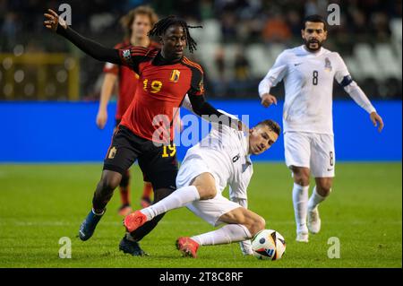 Brüssel, Belgien November 2023. Anton Krivotsyuk aus Aserbaidschan und Johan Bakayoko aus Belgien während des Gruppenspiels der UEFA-Europameisterschaft 2024 zwischen Belgien und Aserbaidschan im King Baudouin Stadium in Brüssel, Belgien am 19. November 2023 (Foto: Andrew SURMA/ Credit: SIPA USA/Alamy Live News Stockfoto