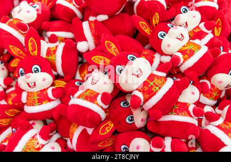 Tradition Chinesische Stoffpuppe Kaninchen, 2023 ist das Jahr des Kaninchens Stockfoto