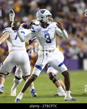 Baton Rouge, USA. November 2023. Georgia State Panthers Quarterback Darren Grainger (3) versucht am Samstag, den 18. November 2023, einen Pass während eines College-Football-Spiels im Tiger Stadium in Baton Rouge, Louisiana. (Foto: Peter G. Forest/SIPA USA) Credit: SIPA USA/Alamy Live News Stockfoto