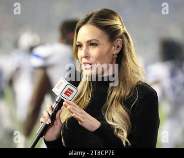 Baton Rouge, USA. November 2023. ESPN Sideline Reporter Taylor McGregor gibt ihren Kommentar während eines College-Football-Spiels im Tiger Stadium in Baton Rouge, Louisiana am Samstag, den 18. November 2023. (Foto: Peter G. Forest/SIPA USA) Credit: SIPA USA/Alamy Live News Stockfoto