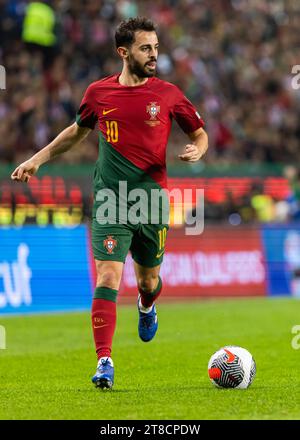 Lissabon, Portugal. November 2023. Bernardo Silva aus Portugal im Alvalade-Stadion während des Qualifikationsspiels zur EM 2024 zwischen Portugal und Island. Endstand; Portugal 2:0 Island. Quelle: SOPA Images Limited/Alamy Live News Stockfoto