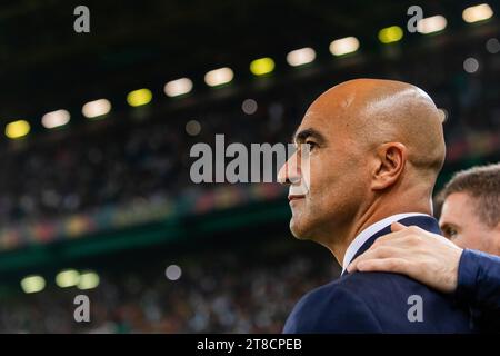 Lissabon, Portugal. November 2023. Portugal-Trainer Roberto Martinez war vor dem Qualifikationsspiel der EM 2024 zwischen Portugal und Island im Alvalade-Stadion zu sehen. Endstand; Portugal 2:0 Island. Quelle: SOPA Images Limited/Alamy Live News Stockfoto