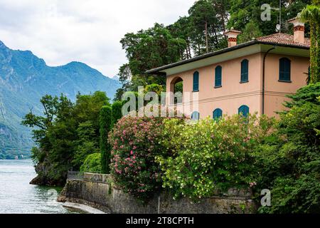 Eine luxuriöse Villa am Comer See am La Punta Spartivento in Bellagio, Lombardei, Italien Stockfoto