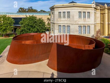 Palo Alto, Kalifornien - 10. November 2023: Schöne Architektur der Stanford University in Palo Alto, Kalifornien Stockfoto