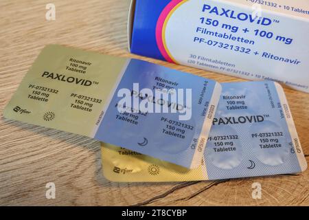 Pfizer Paxlovid - Medikament zur Behandlung von COVID 19 Foto: Osnapix Pfizer Paxlovid - Medikament zur Behandlung von COVID 19 *** Pfizer Paxlovid Medikament zur Behandlung von COVID 19 Photo osnapix Pfizer Paxlovid Medikament zur Behandlung von COVID 19 MH Credit: Imago/Alamy Live News Stockfoto