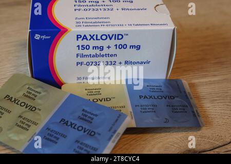 Pfizer Paxlovid - Medikament zur Behandlung von COVID 19 Foto: Osnapix Pfizer Paxlovid - Medikament zur Behandlung von COVID 19 *** Pfizer Paxlovid Medikament zur Behandlung von COVID 19 Photo osnapix Pfizer Paxlovid Medikament zur Behandlung von COVID 19 MH Credit: Imago/Alamy Live News Stockfoto