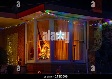 Lobethal, South Australia, Australien - Weihnachtsdekorationen, Lichter von Lobethal Stockfoto