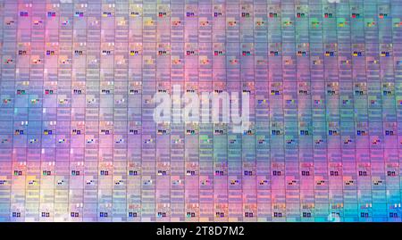 Bunte Halbleiter-Wafer-Scheibe aus Silizium Stockfoto